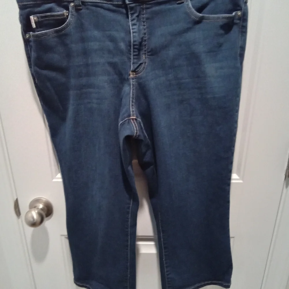 Chaps Plus Size Size 14 Classic Denim Capris Blue Jeans 20" Inseam - Picture 1 of 11